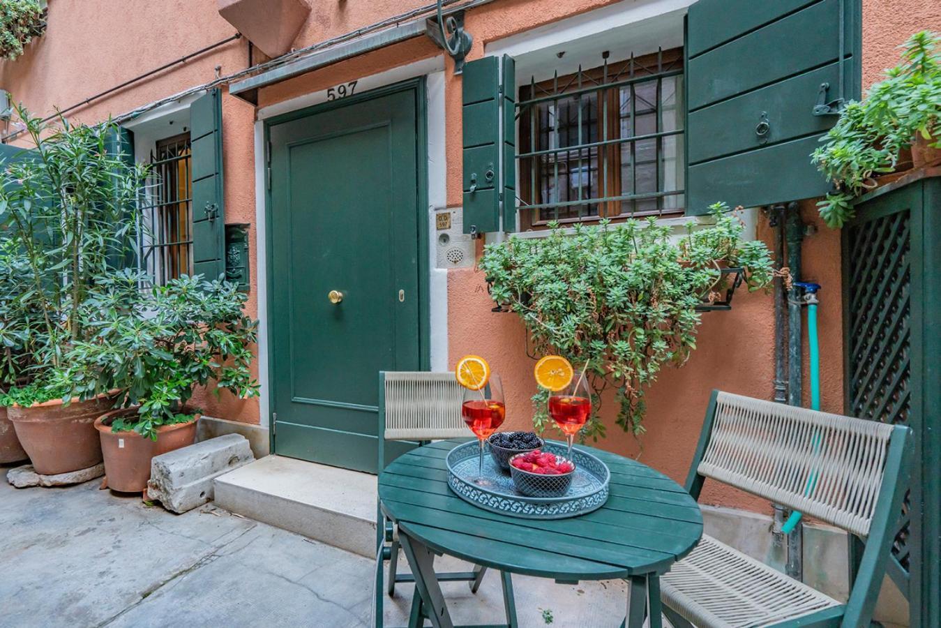 ヴェネツィアLo Squero 1 The Secret Courtyard In Dorsoduroアパートメント 部屋 写真